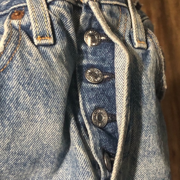 Levi's 501 Shorts Women's 26 Button Fly Frayed Hem High Rise Cut Off Denim - Picture 6 of 8